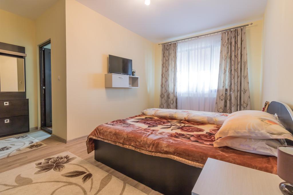 Conacul Lui Bulica Hotel Novaci-Straini Luaran gambar