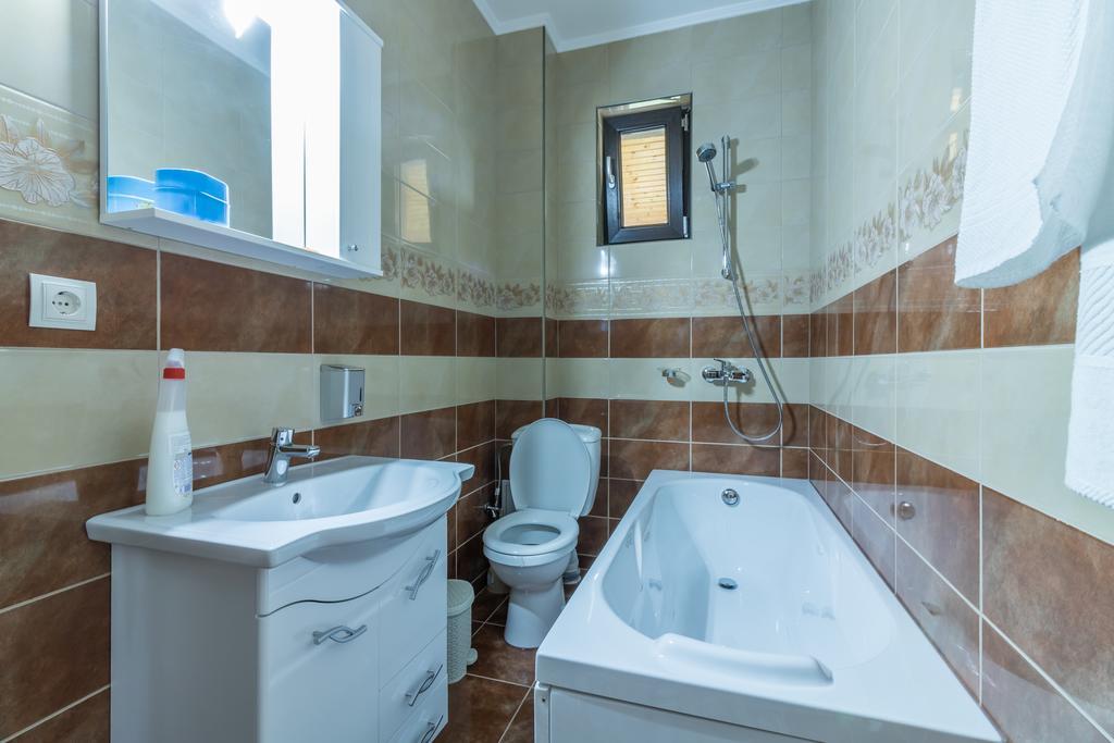 Conacul Lui Bulica Hotel Novaci-Straini Luaran gambar