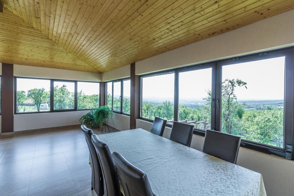 Conacul Lui Bulica Hotel Novaci-Straini Luaran gambar