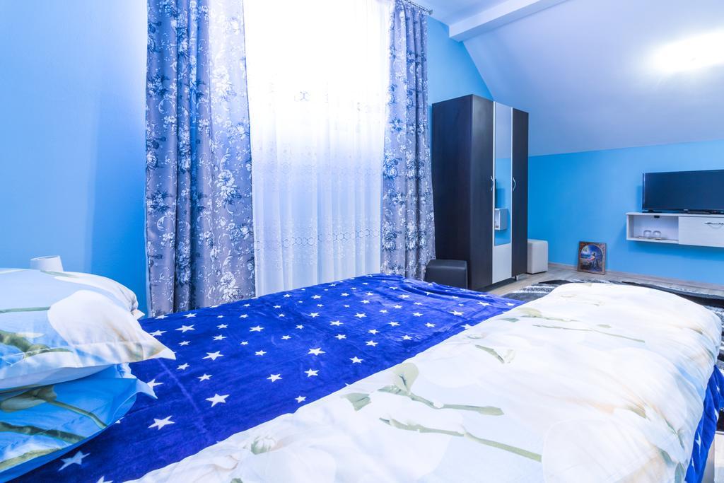 Conacul Lui Bulica Hotel Novaci-Straini Luaran gambar