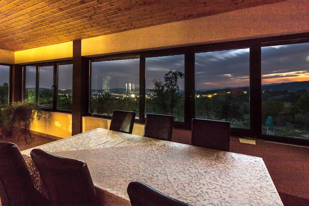 Conacul Lui Bulica Hotel Novaci-Straini Luaran gambar