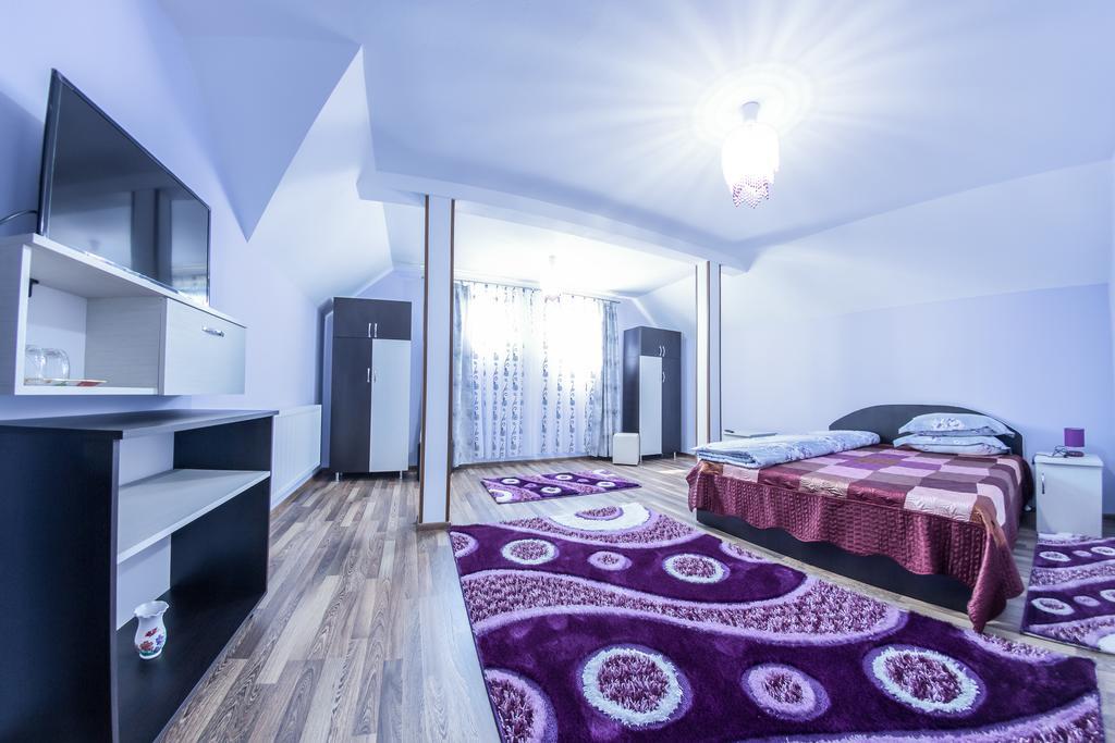 Conacul Lui Bulica Hotel Novaci-Straini Luaran gambar