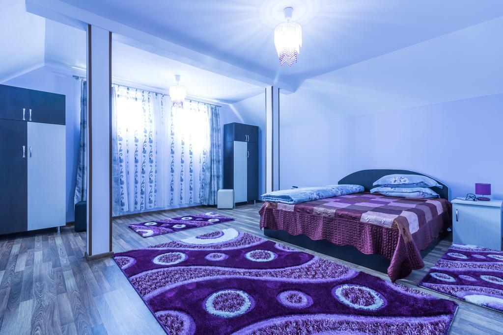 Conacul Lui Bulica Hotel Novaci-Straini Luaran gambar